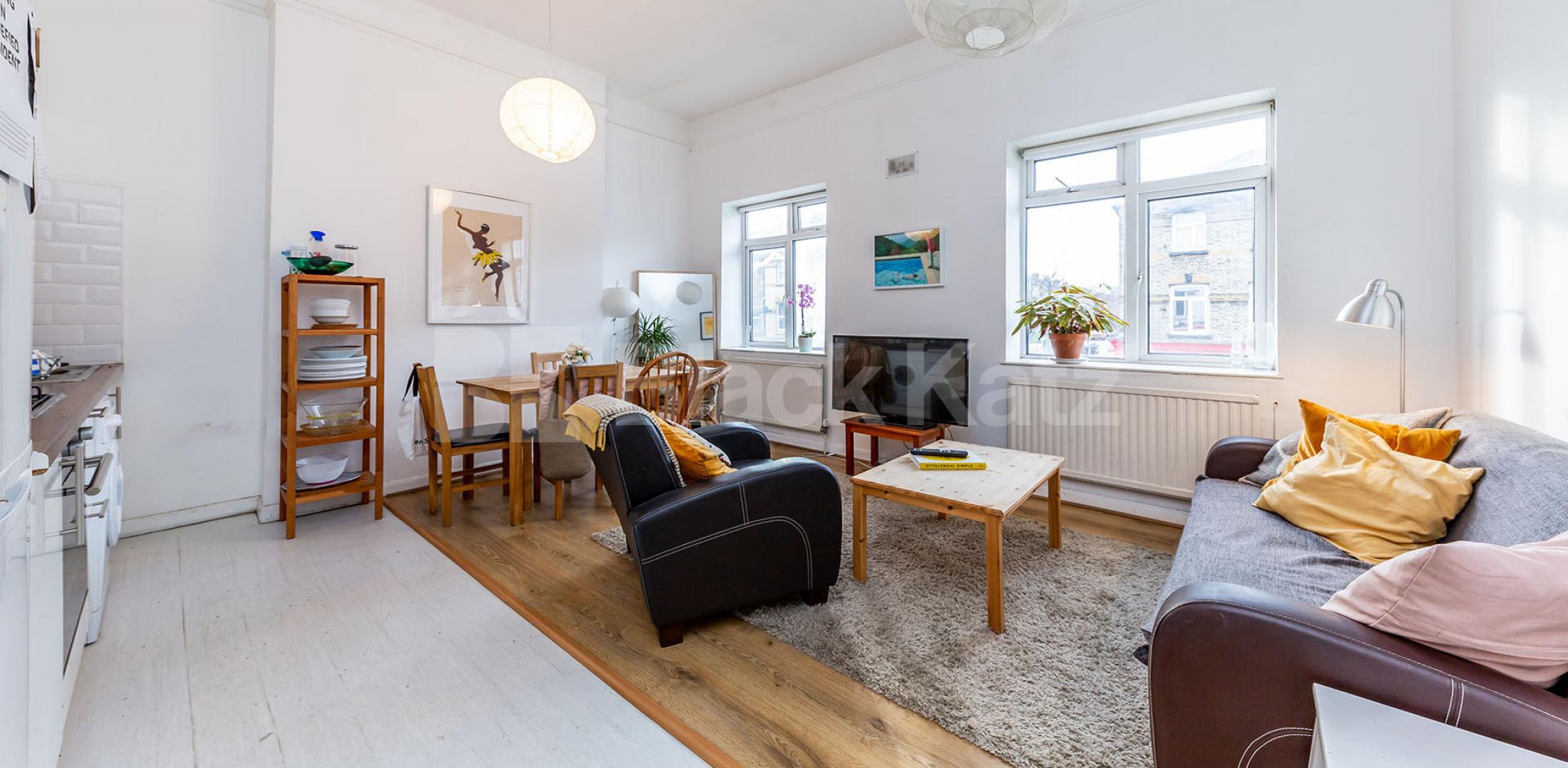 			VIDEO VIEWING AVAILABLE!, 4 Bedroom, 1 bath, 1 reception Flat			 Hornsey Road, HOLLOWAY